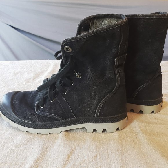 Palladium Shoes - Palladium Women 7 Canvas Boot Distressed.